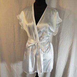 Gilligan & O’Malley Intimate Robe in White, Size M